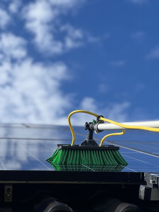 Mycie paneli fotowoltaicznych szklane zadaszenia