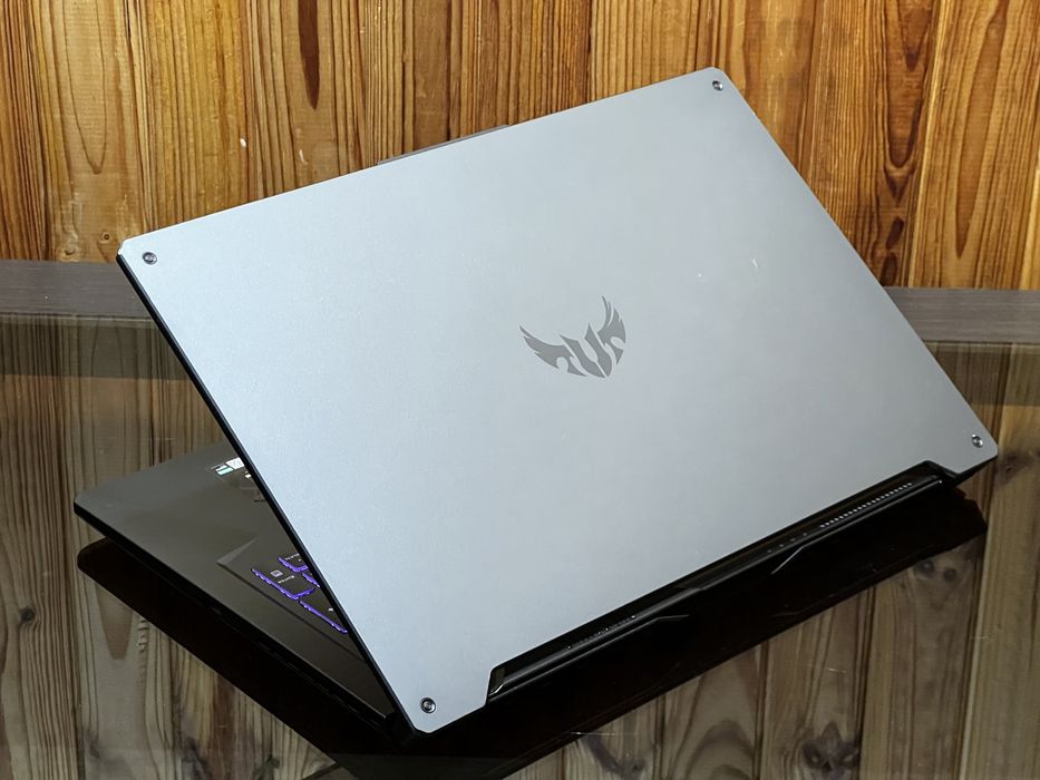 Asus TUF 17, GTX1660ti, Ryzen 7 4800h, 120hz