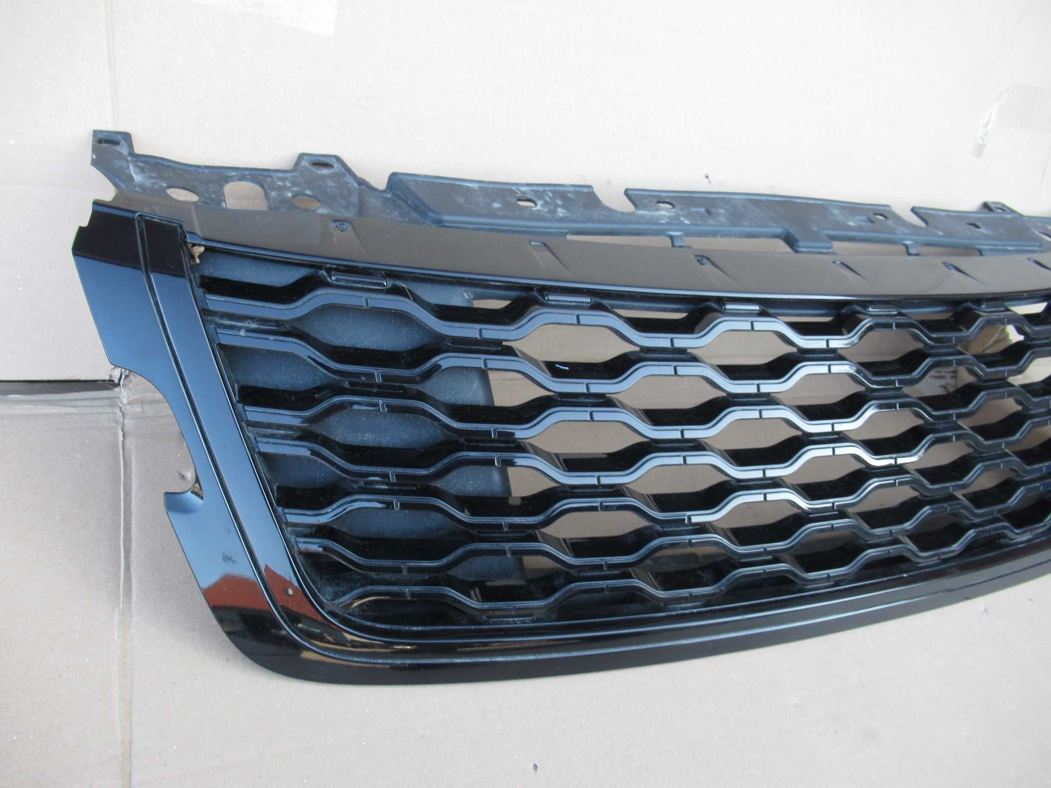 Grill Atrapa Range Rover Velar M8A2.8200.CC 2022r