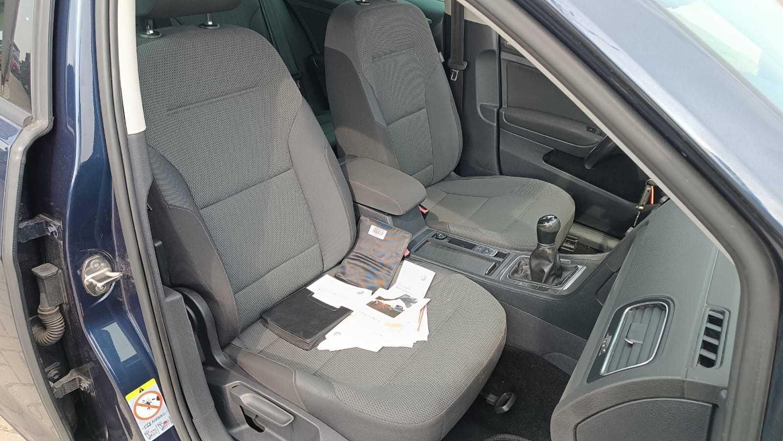 Vw Golf VII kombi fotele fotel kierowcy pasazera kanapa tapicerki