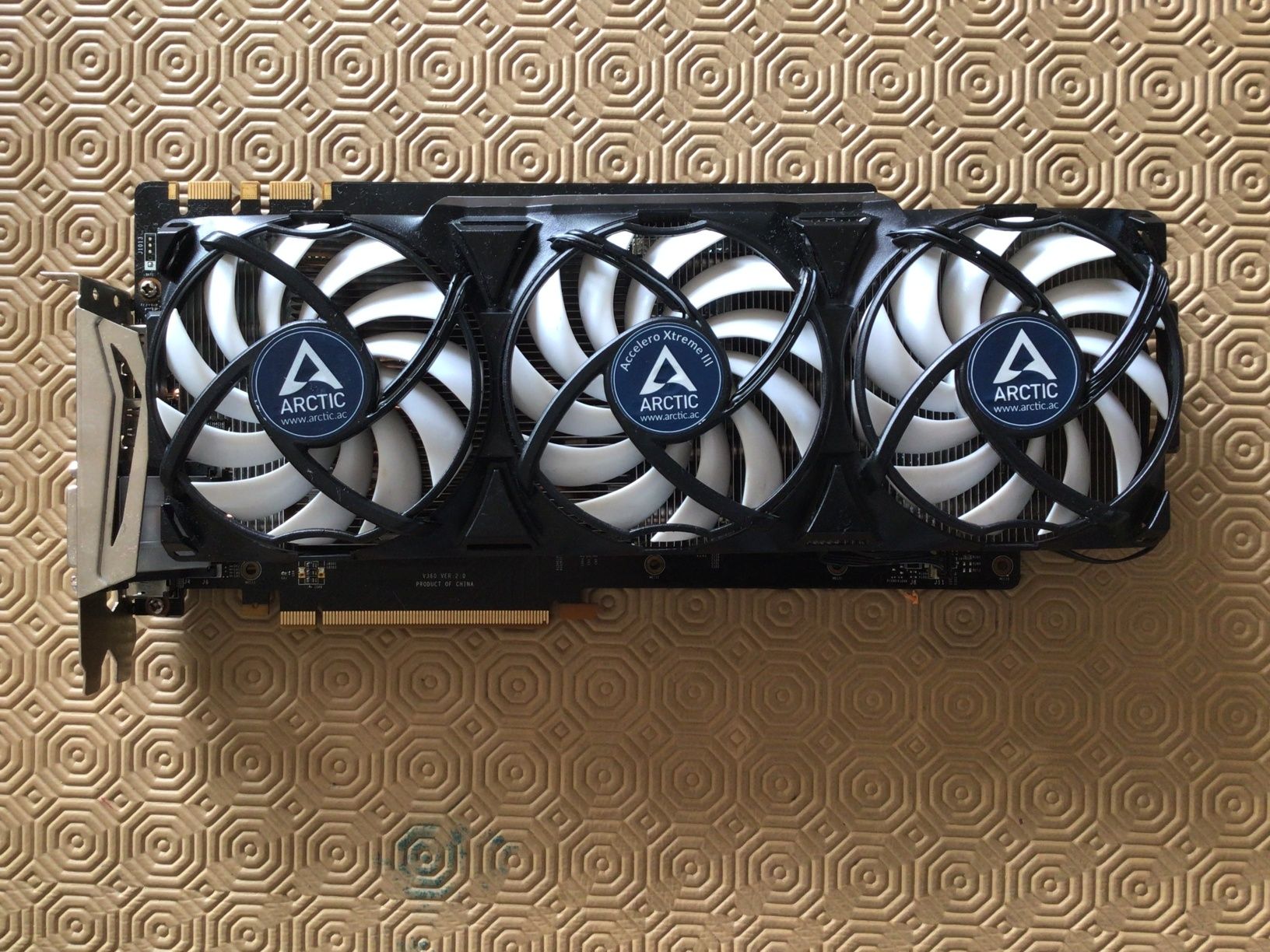 Gtx 1080 ti troco por outra gráfica