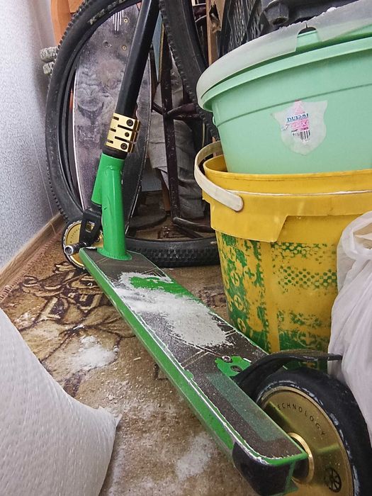 Продам трюковой самокат