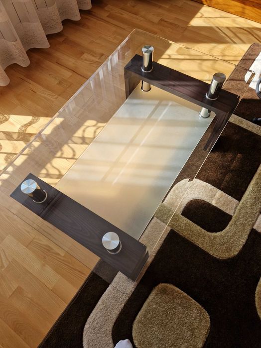 Szklany stolik kawowy