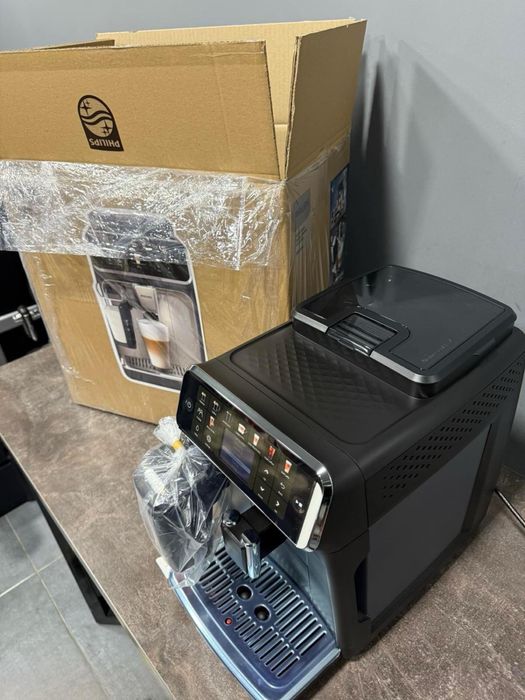 Кавомашина Philips 5500 LatteGo black