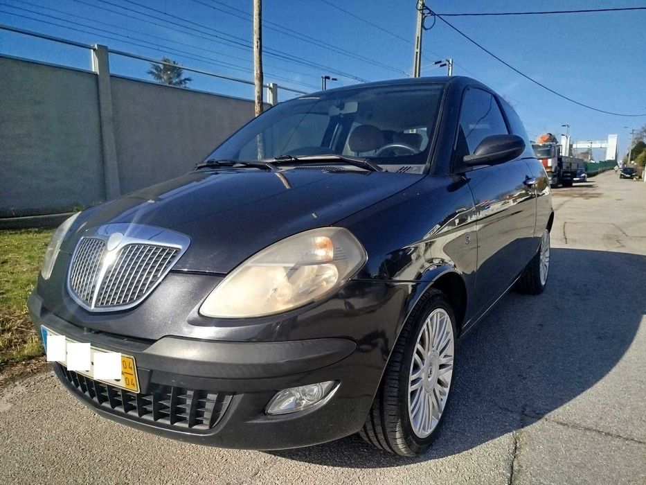 Lancia Y 2004 - Barato e bom estado!