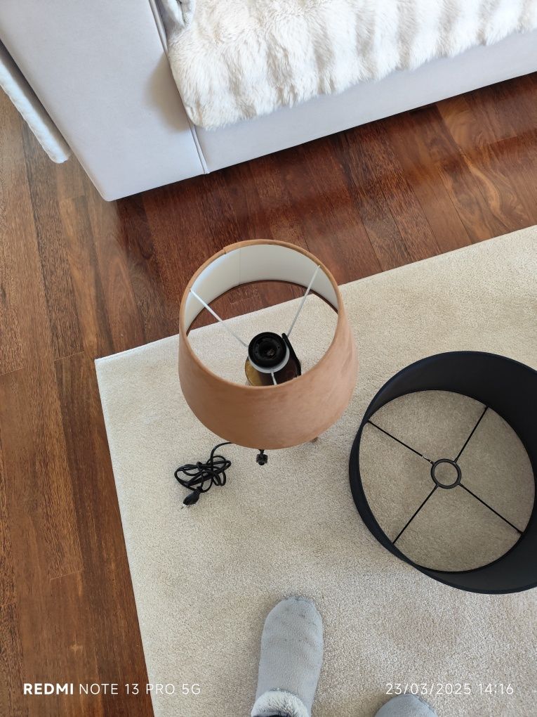 Um candeeiro e 2 abajures pretos da Zara home