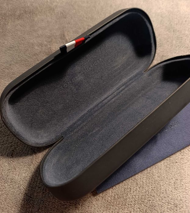 Pudełko Etui na okulary Tommy Hilfiger