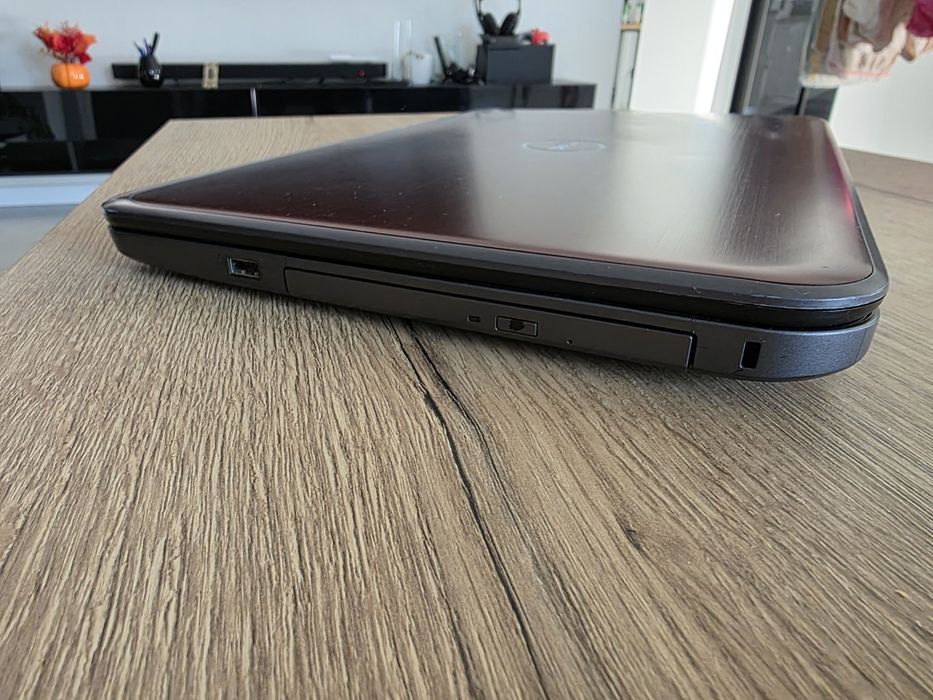 Dell Inspirion 17R - 5737 uszkodzony