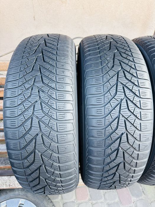 Шини зимові 225/65 R17 (102Н) Yokohama Earth Winter V905