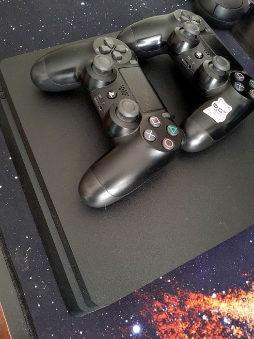 Playstation 4 Slim 1tb + 2 геймпади