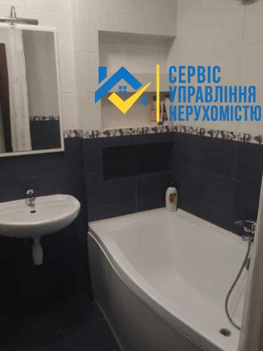 Сдам большую квартиру-студию  метро Спортивная