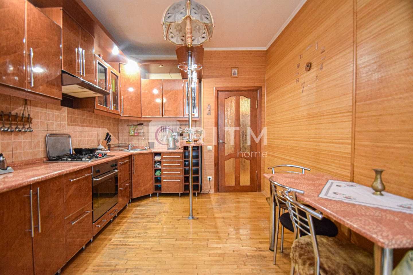 Продаж квартири на Котляревського 13 !