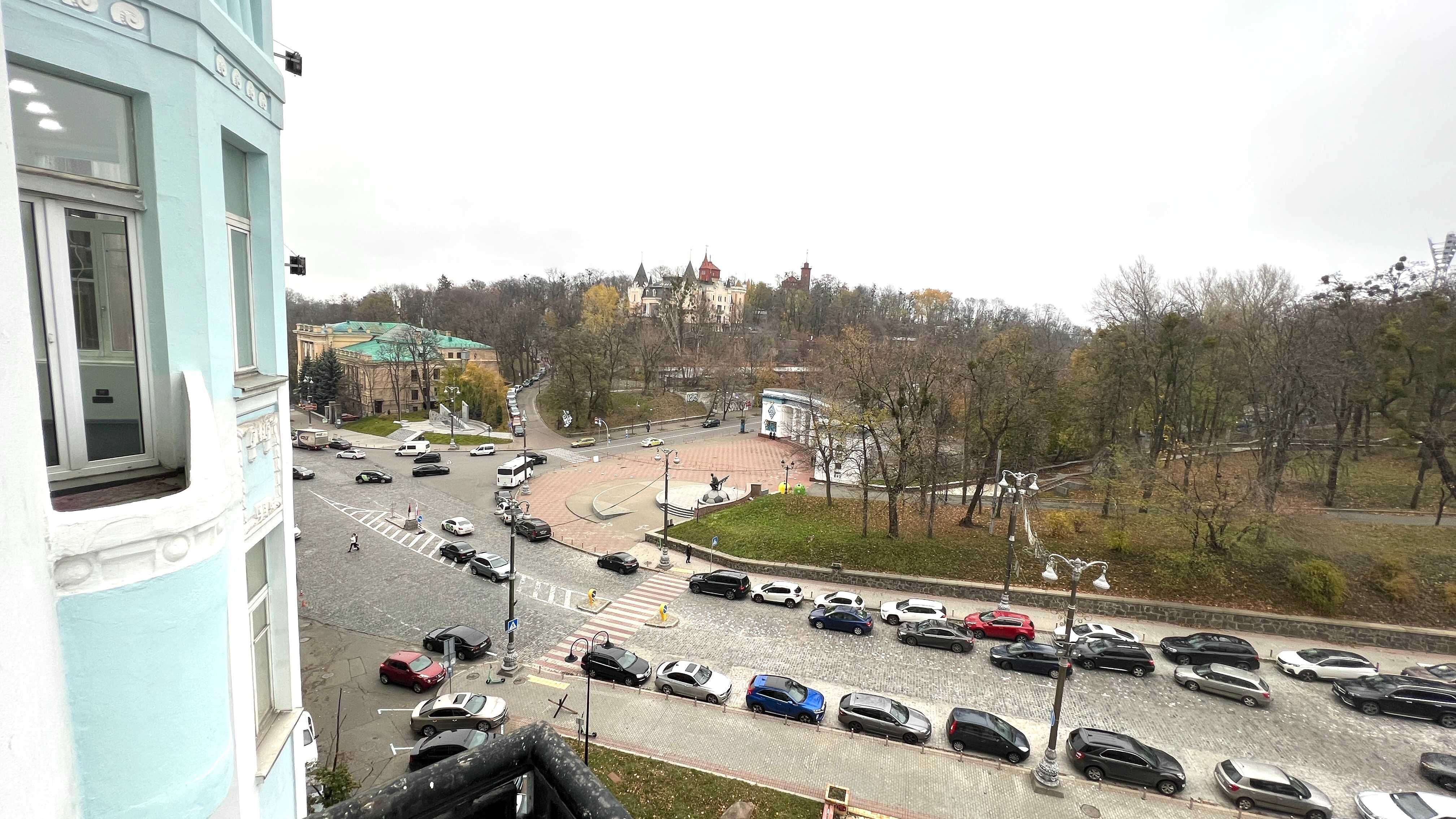 427 кв.м в БЦ в центрі Києва з панорамним видом