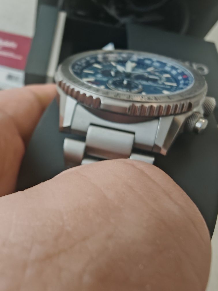 Citizen tytan  cb5010-81l
