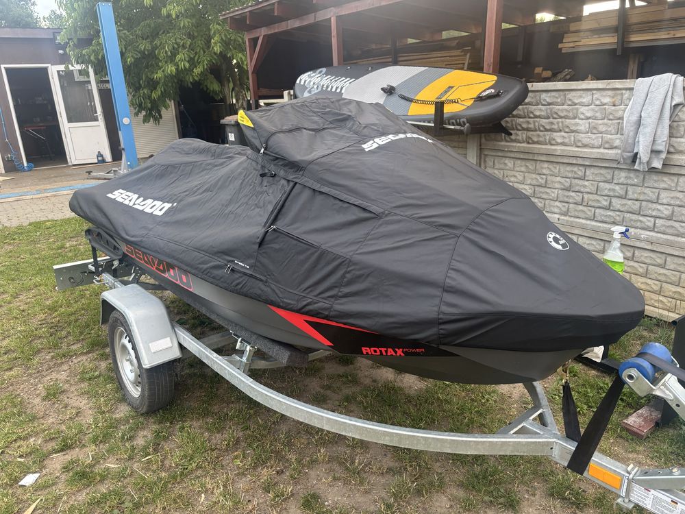 Sea Doo RXT 300. z przyczepką.