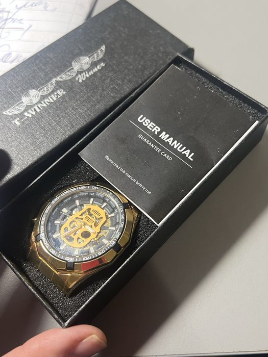 Наручний годинник