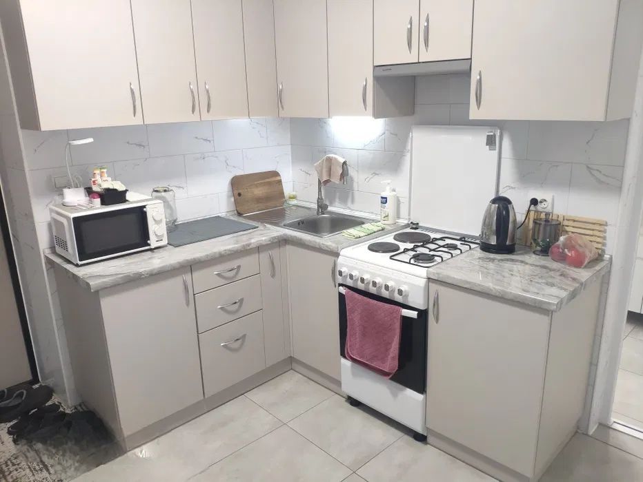 Продається 1 кімнатна квартира з євроремонтом в центрі міста