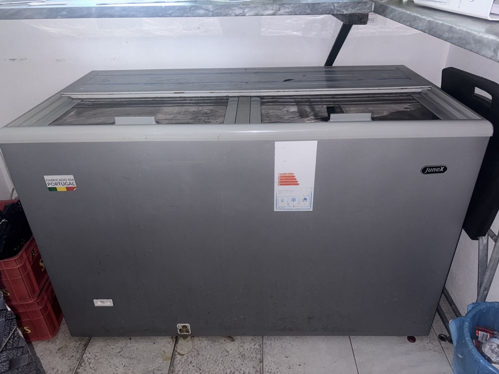 Arrefecedor horizontal  de garrafas