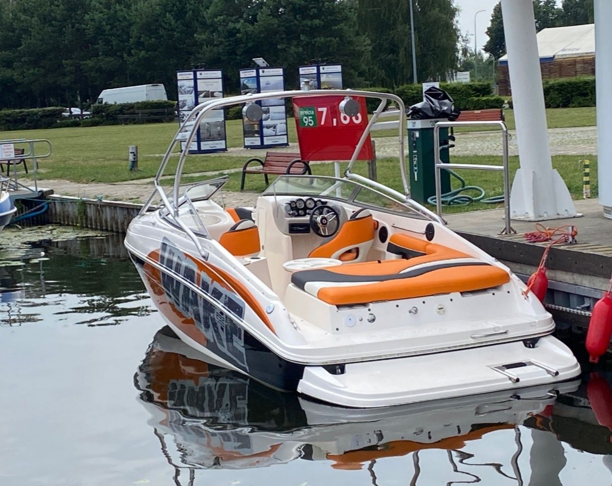 Łódź motorowa Rinker Captiva 232 05r bowrider 5.0 wtrysk przyczepa