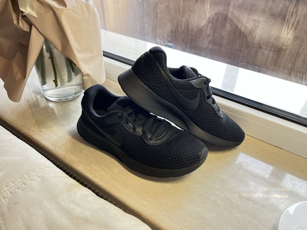 Кросівки оригінал NIKE TANJUN BLACK (40,5 розмір (26 см))
