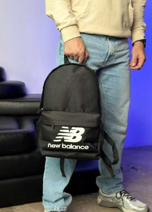 Стильний чорний рюкзак Nike - універсальний варіант для міста