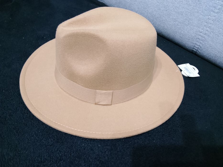 Nowy czarny, beżowy kapelusz Sinsay