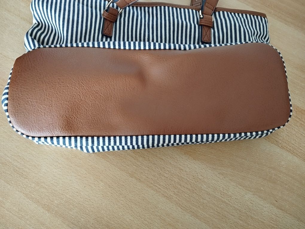 Torebka podróżna w paski