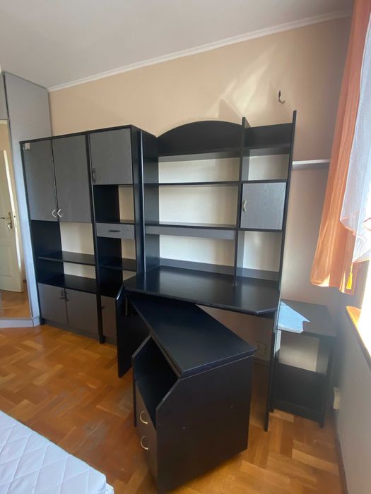 zestaw mebli młodzieżowych – biurko + regały + kontener