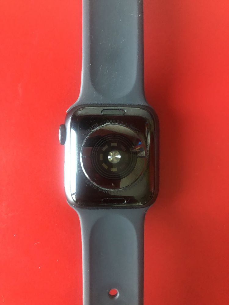 Apple Watch Series 5 Nike