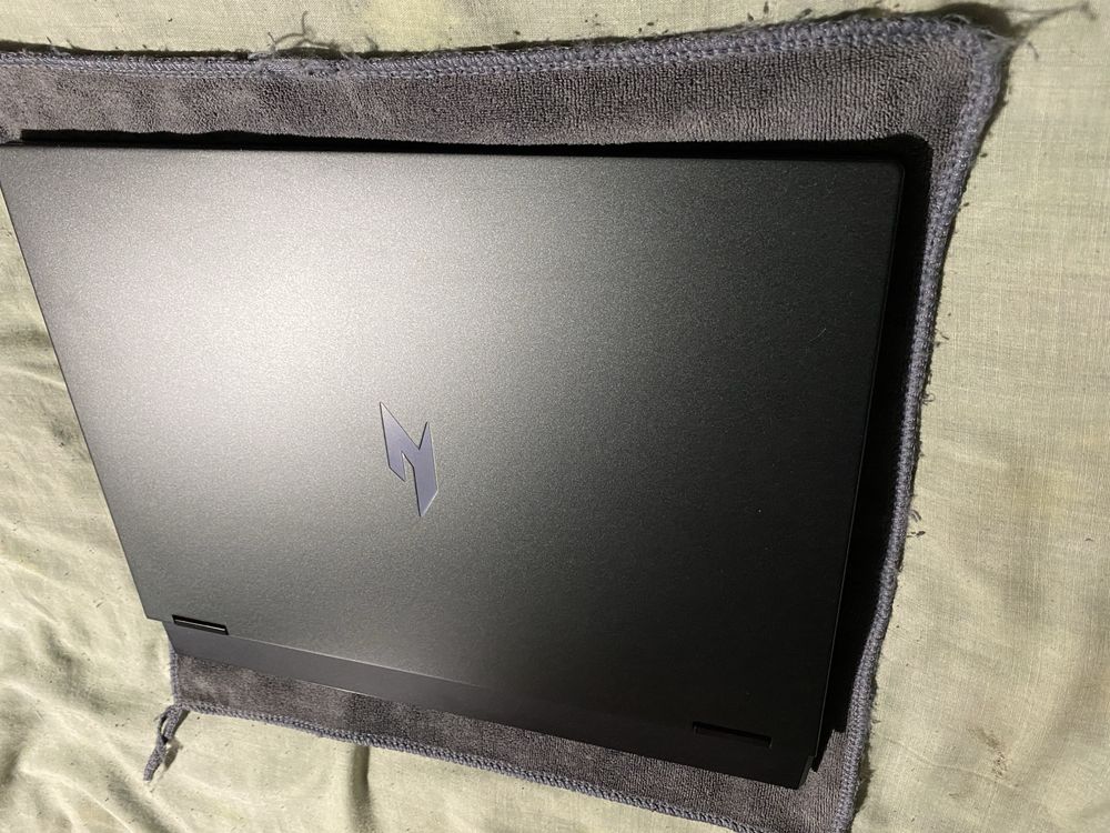 Продам Acer Nitro 14 R5-8645HS/16GB/1TB RTX4060 120Hz QHD