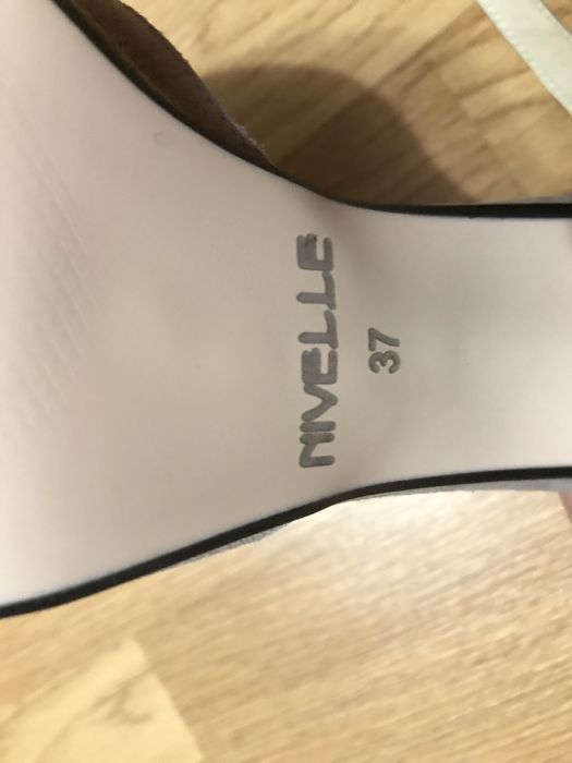 Босоножки женские