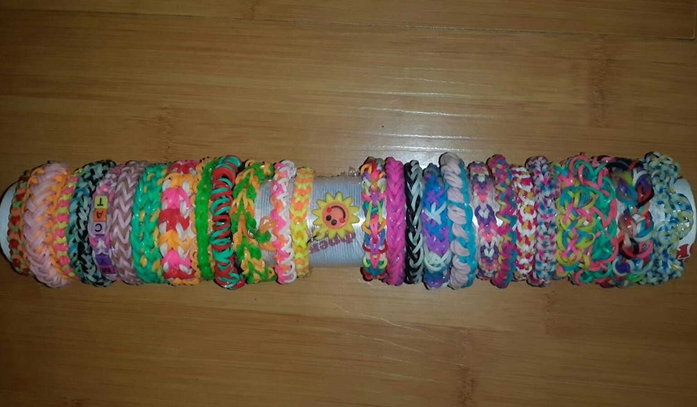 Изделия из резинок украшения браслеты фигурки