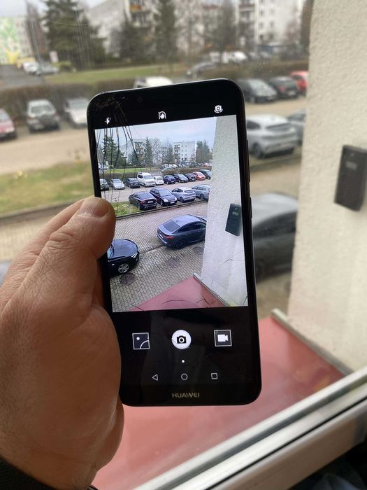 Huawei Y6 2018 ATU-L21 uszkodzony Pęknięty ekran/wyświetlacz)