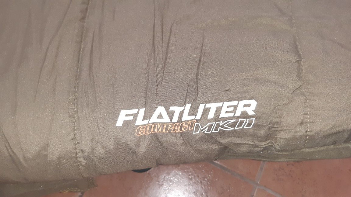 Łóżko Karpiowe Fox Flatliner 6 Leg  Bedchair System ze spiworem