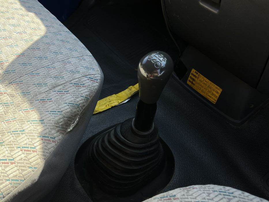 Toyota HiAce (2.5 дизель )