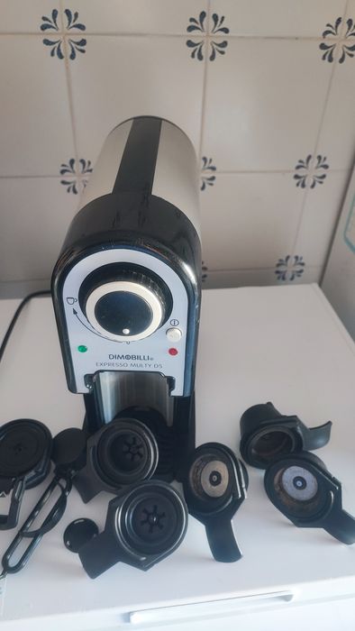 Máquina de café Dimolli avariada com acessórios