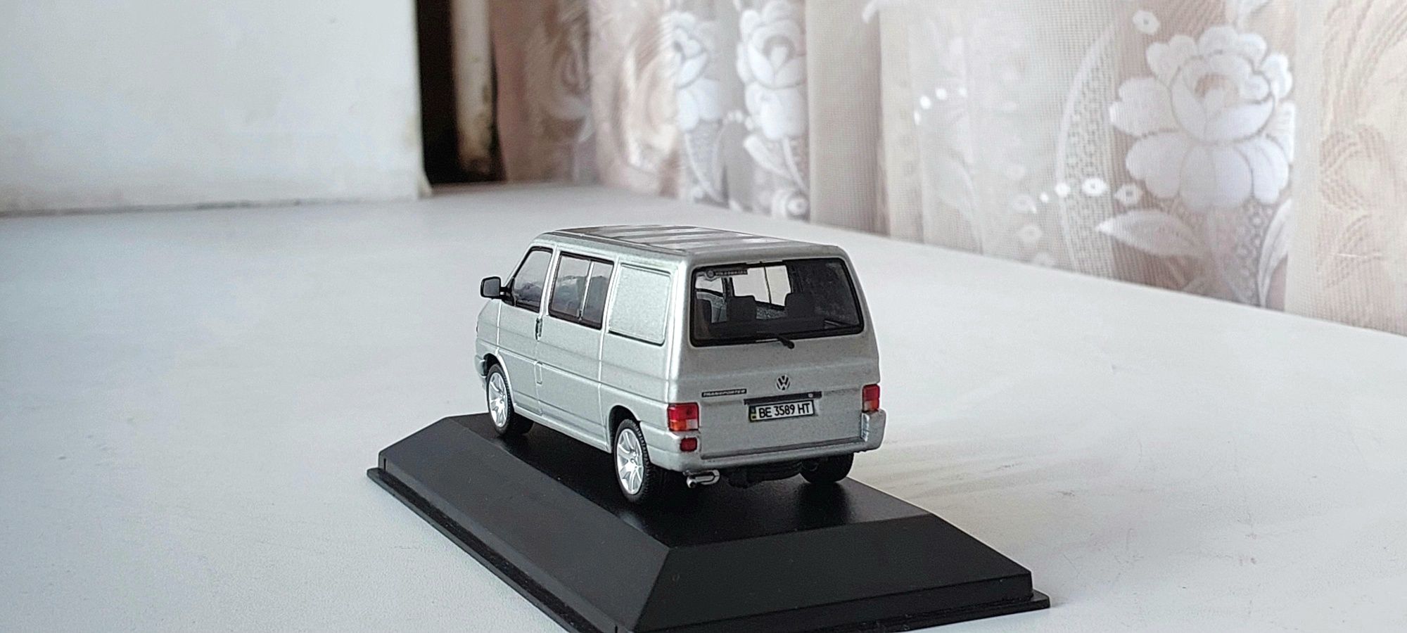 VW-T4,(1:43),ручной работы.