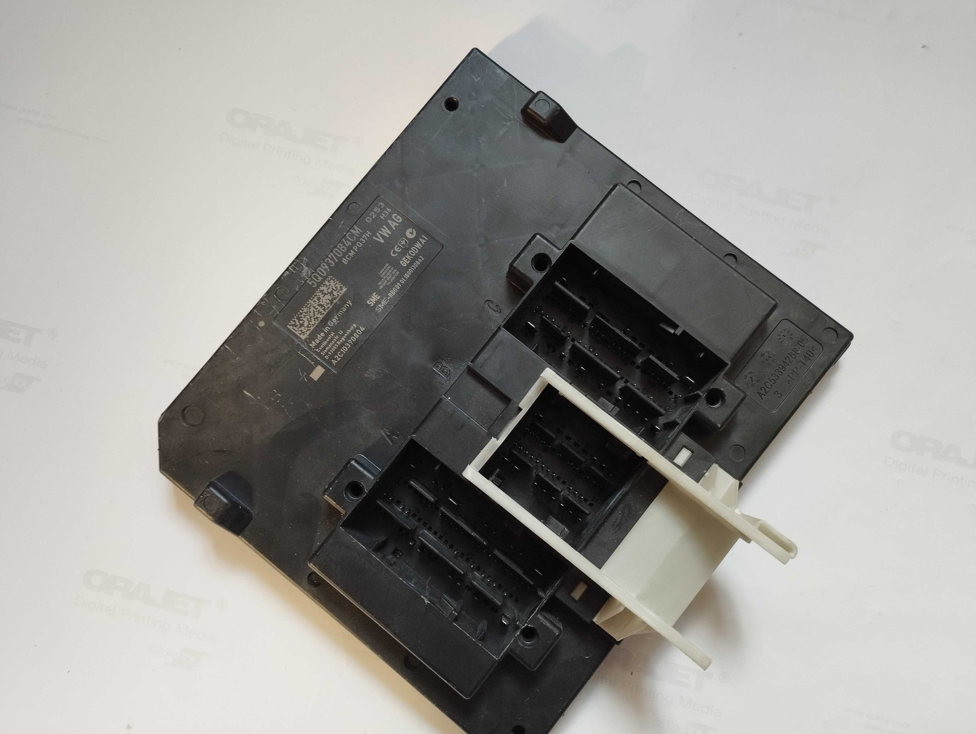 модуль блок комфорта фольцваген VW BCM 5Q0937084CM