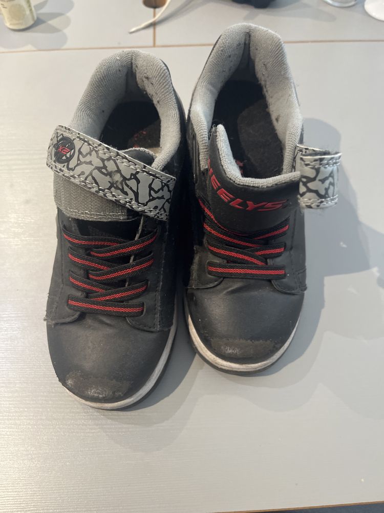 Buty z kółkami Hellys 33