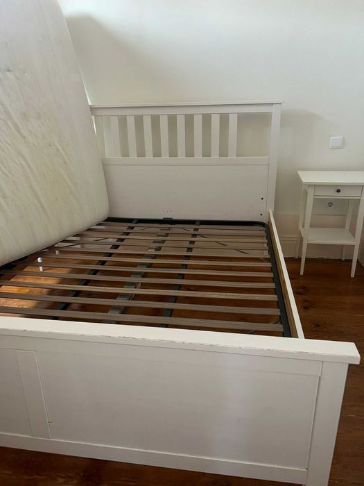Estrado de boa qualidade (160 x 200 cm) para cama de casal
