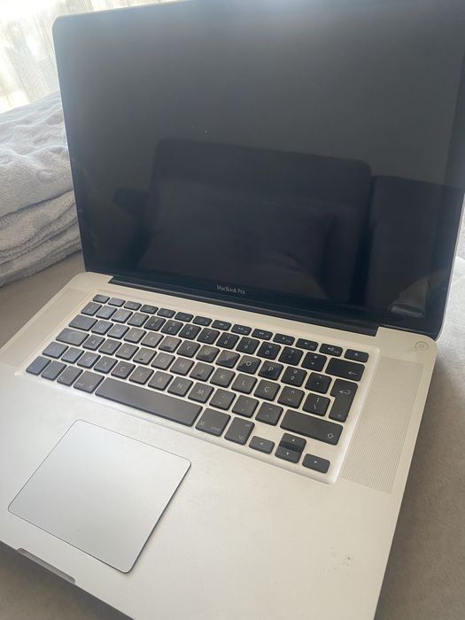 Mac book pro 16 apple