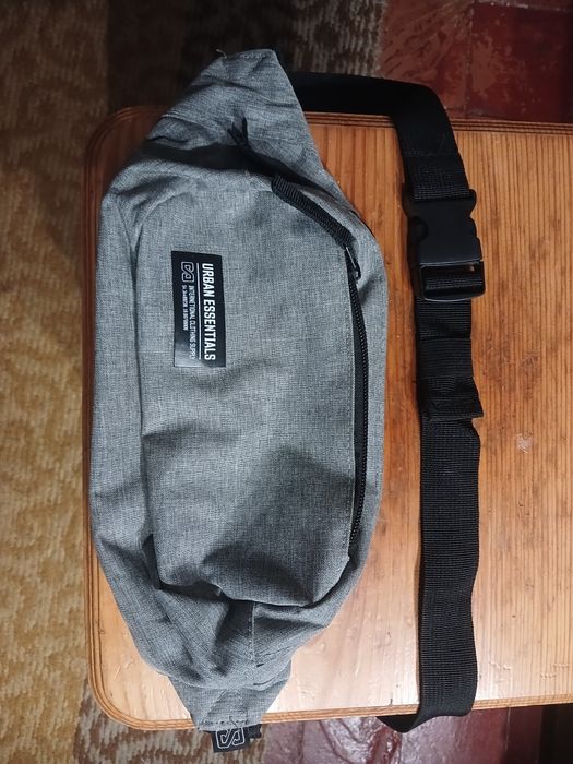 Чоловіча сумка-бананка