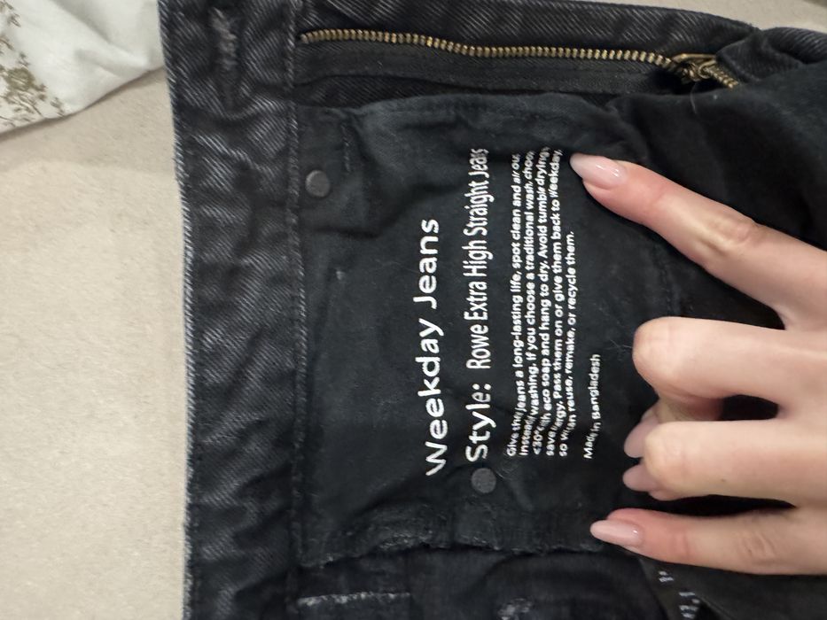 Чорні джинси прямі бренду Weekday