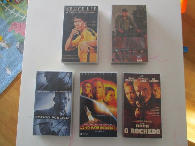 Pacote 5 filmes e bobinador VHS.