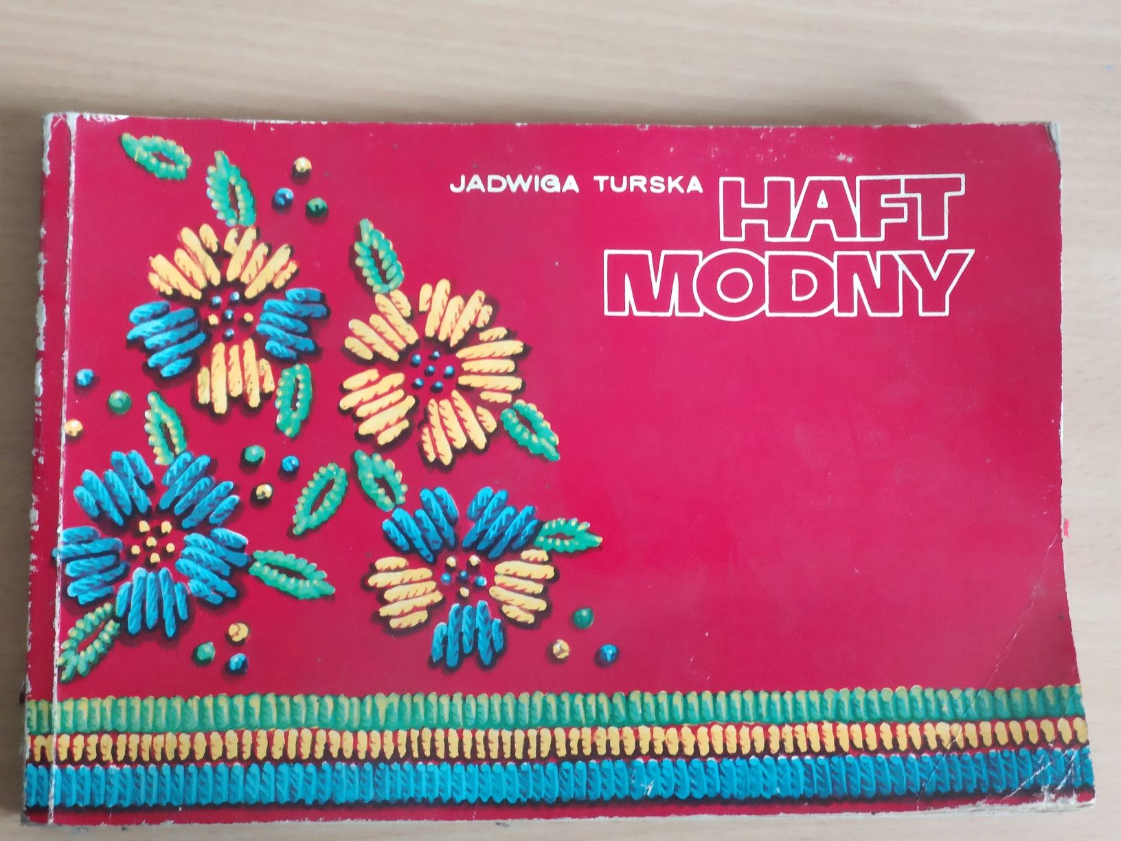 Książka haft modny .