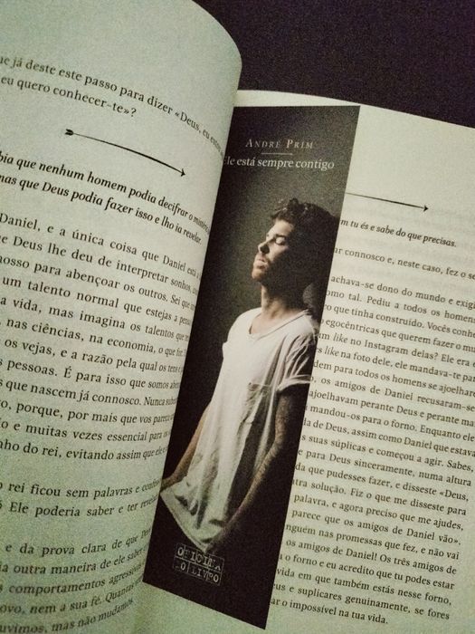 Livro " Ele está sempre contigo"