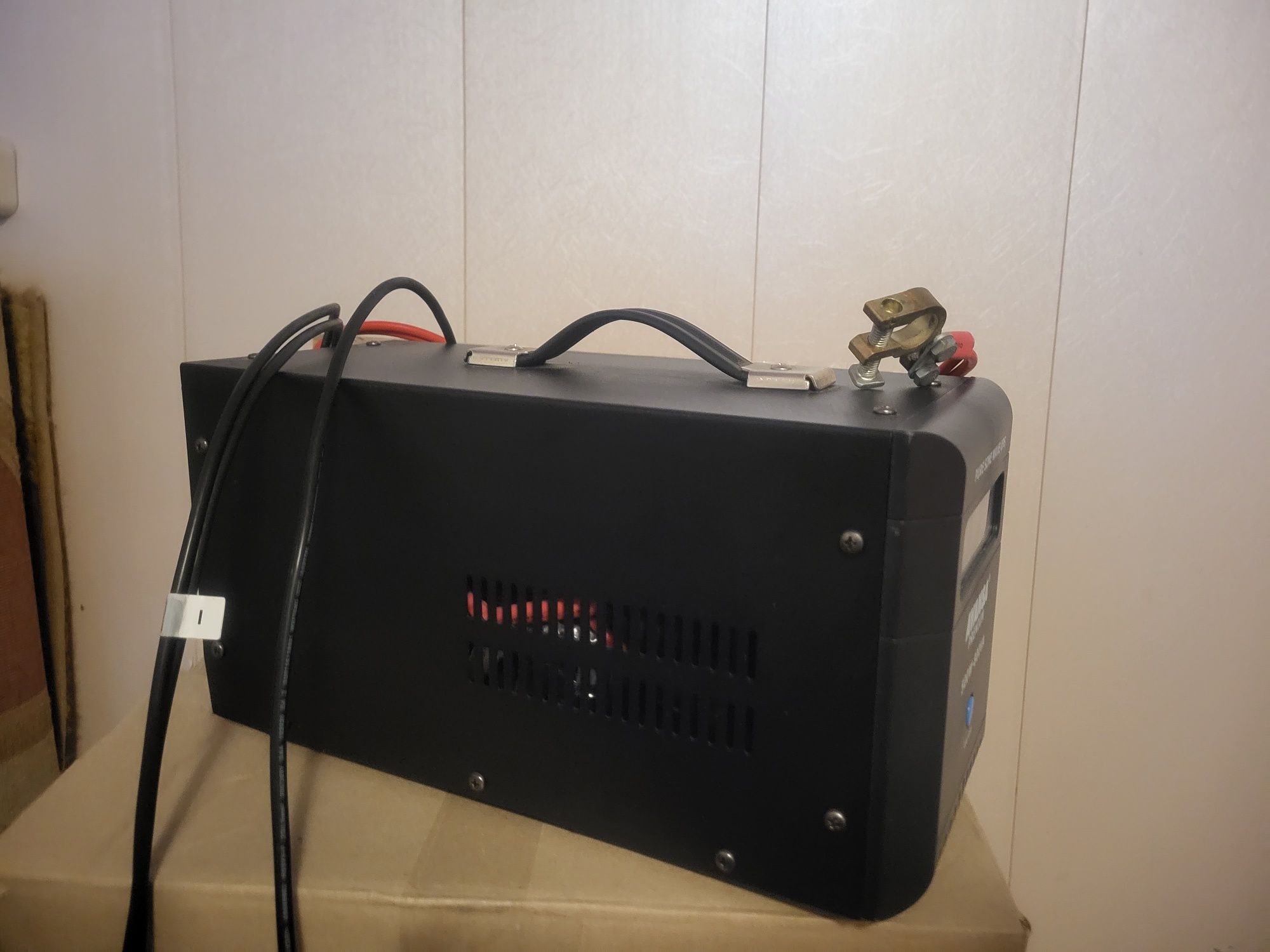 Блок безперебійного живлення Avansa UPS 500 W/800 VA (VOLT POLSKA Sinu