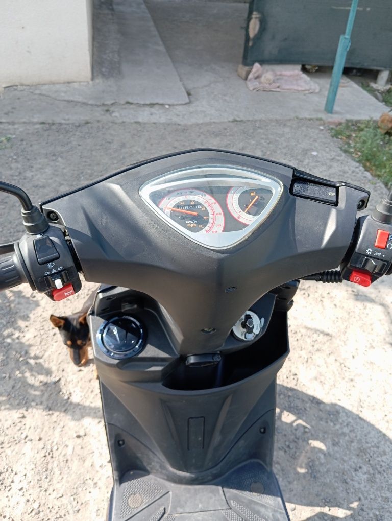 Продам скутер 80куб.