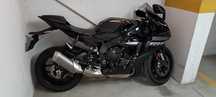 Yamaha R1 Preta 2024