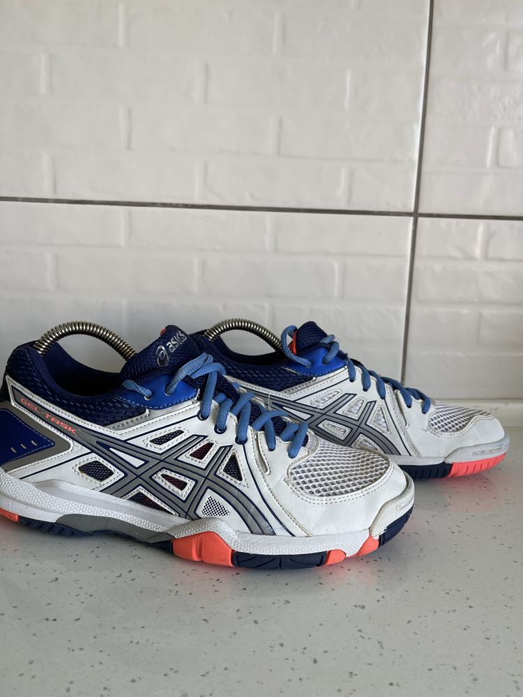 Кросовки asics.Волейбольні кросівки Asics GEL-TASK 38р